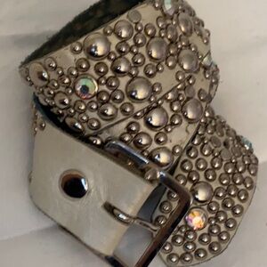 BB Simon belt with dimonds
